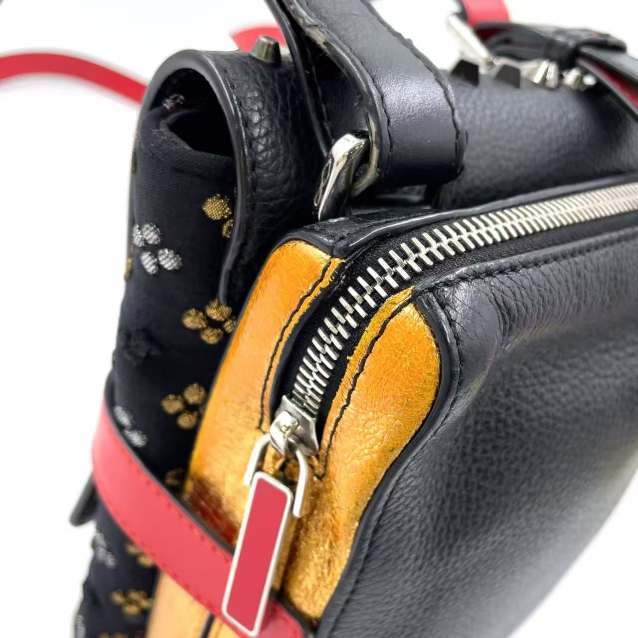 斜め掛けショルダーバッグ