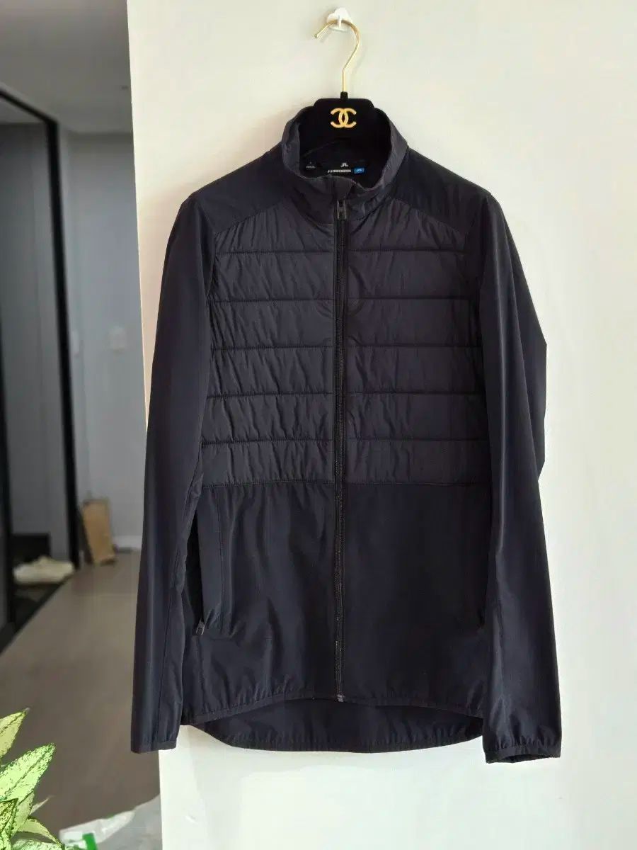 J.LINDEBERG J.リンドバーグ メンズゴルフウェア ジップアップ 軽量ダウン Sサイズ