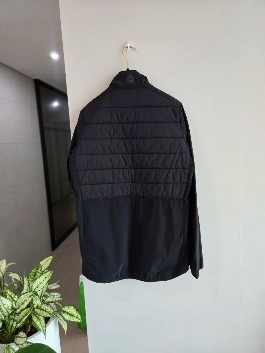 J.LINDEBERG J.リンドバーグ メンズゴルフウェア ジップアップ 軽量ダウン Sサイズ LLC-HASEGAWATOSO_COM