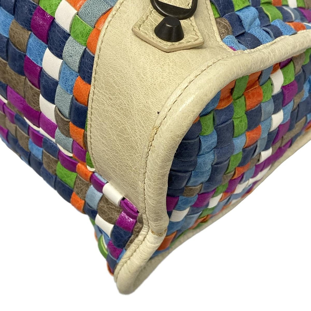 編み込み レザー