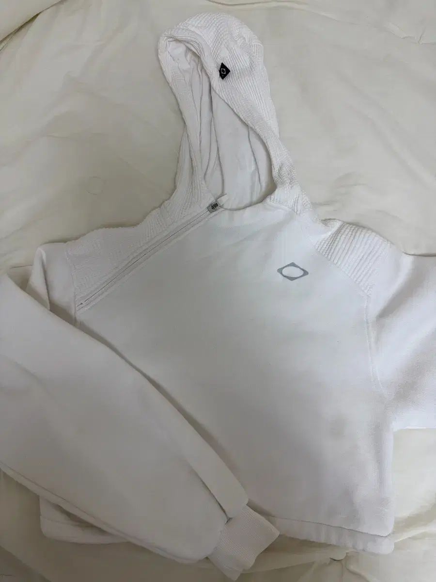 ミスチーフ クロップド フーディー