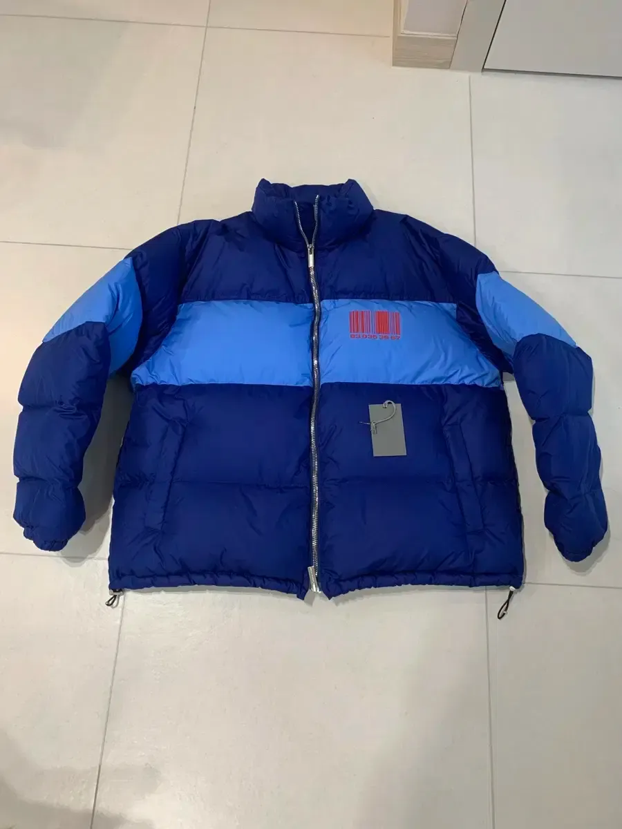 VETEMENTS XS ユニセックス ダウンジャケット VETEMENTS XS ユニセックス ダウンジャケット