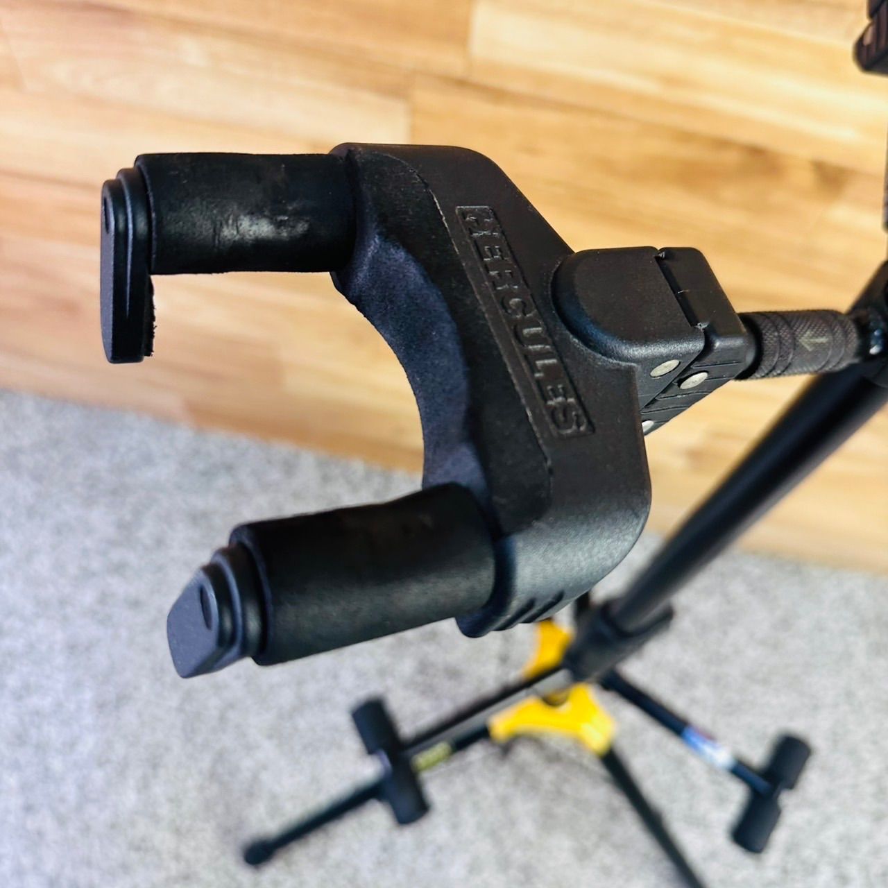 ヘラクレス ギタースタンド