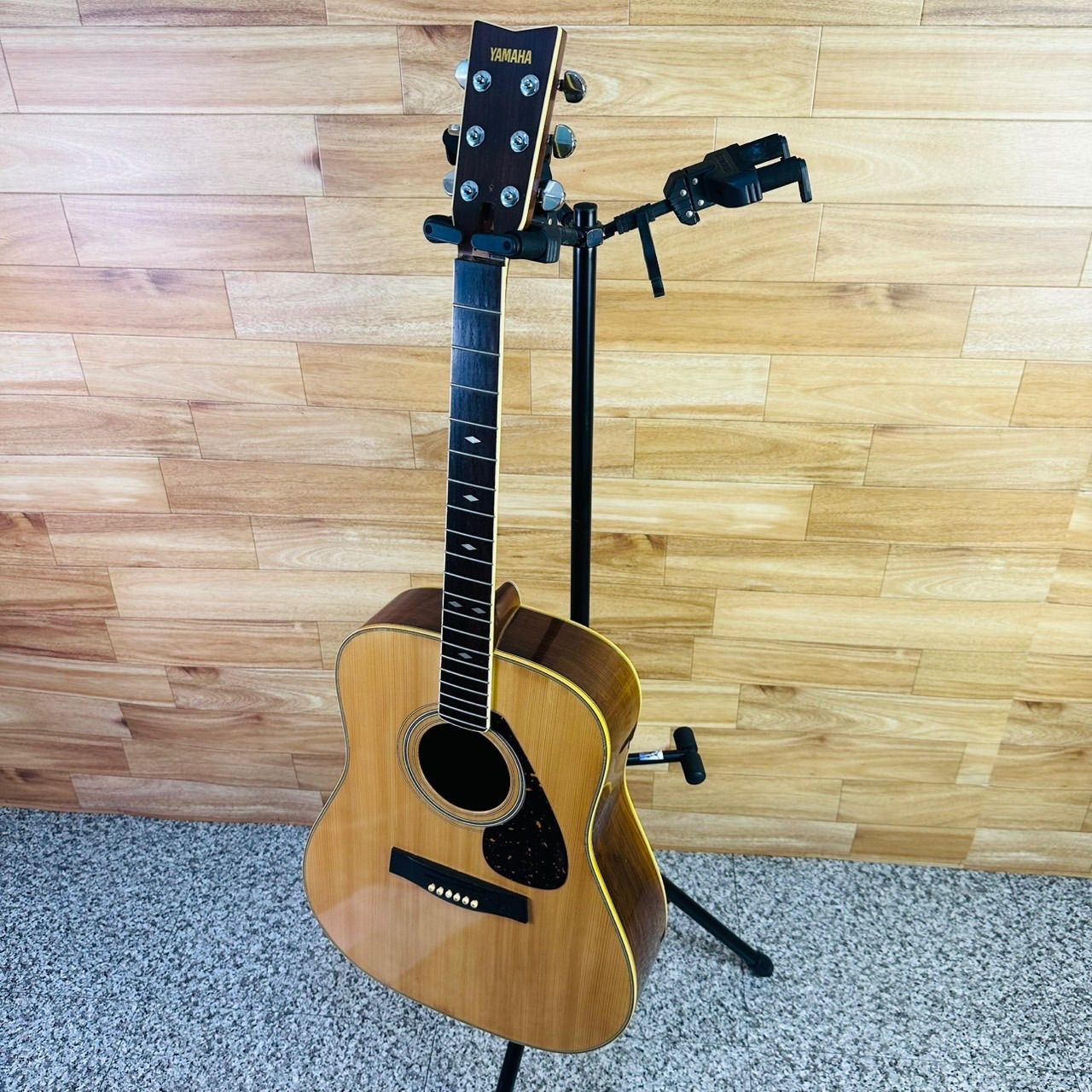 ギタースタンド