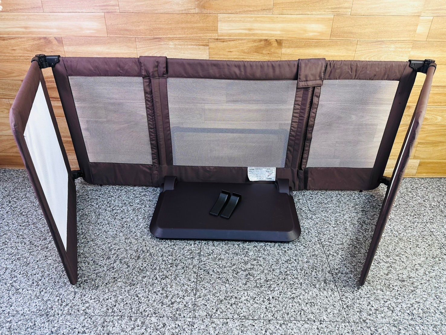 日本育児 おくだけとおせんぼ スマートワイド ベビーフェンス ブラウン メッシュ