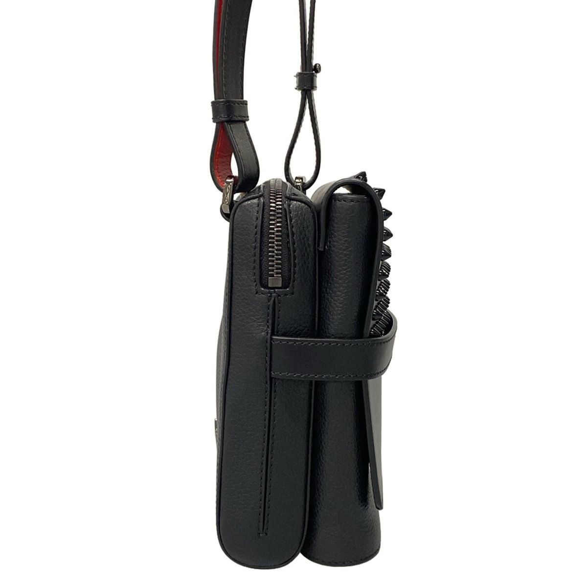 CHRISTIAN LOUBOUTIN(クリスチャンルブタン) ショルダーバッグ ベンチ