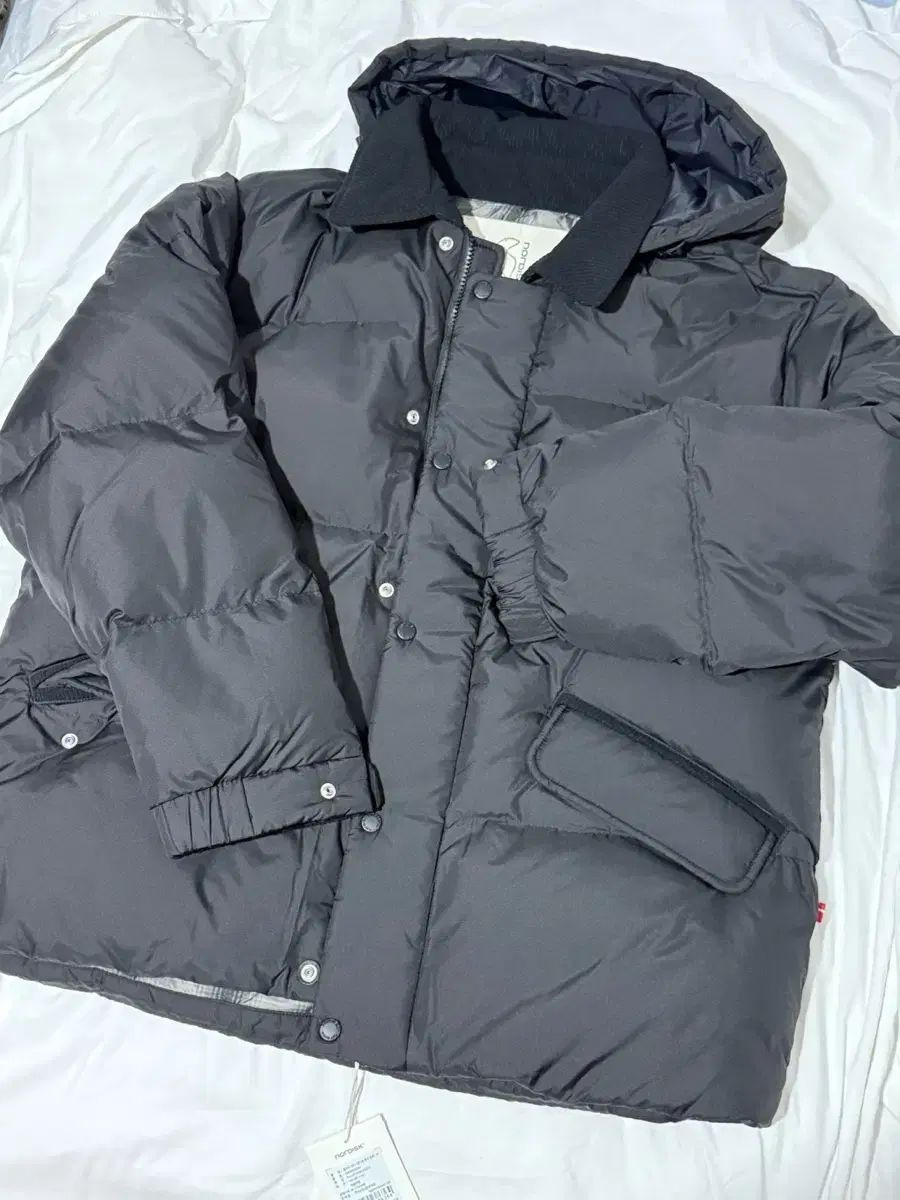 ノルディスク オールボル クリスタル ダウン フーディー アウター 100サイズ