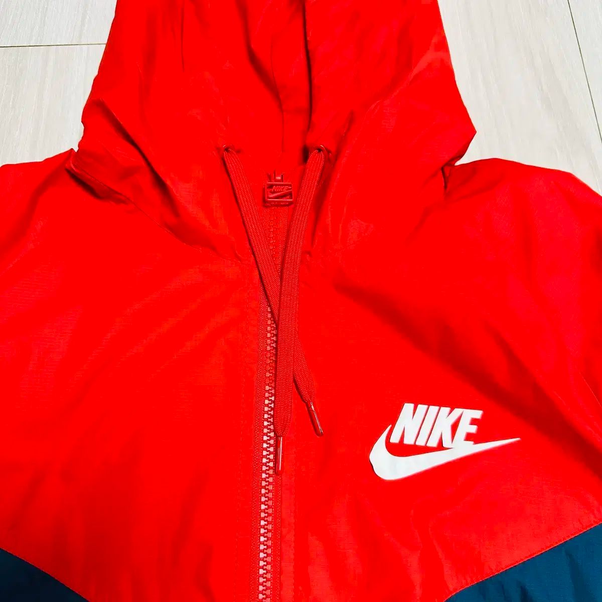 ナイキ ウィンドブレーカー ウィンドランナー L レディース レッド ネイビー
