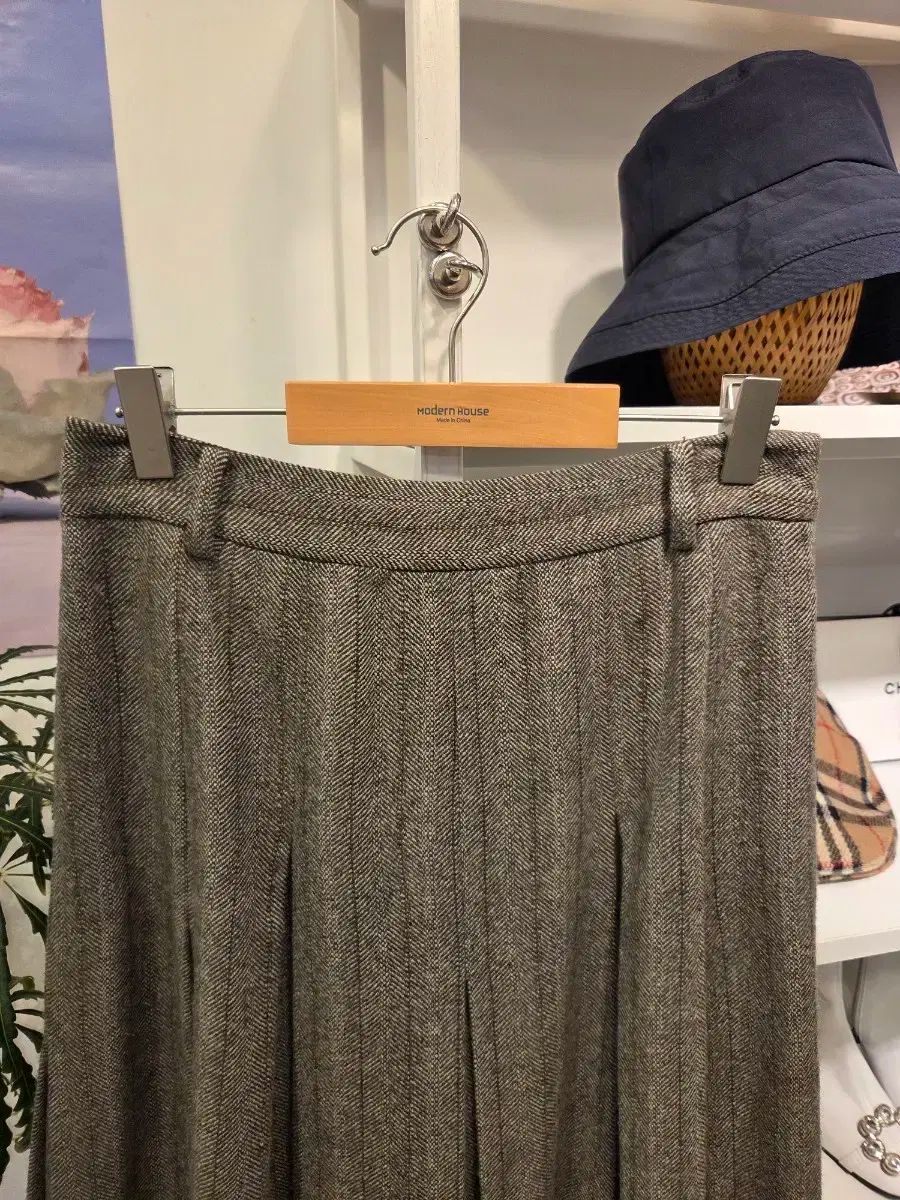 TIME ウールブレンド ヘリンボーン シャーリング スカート