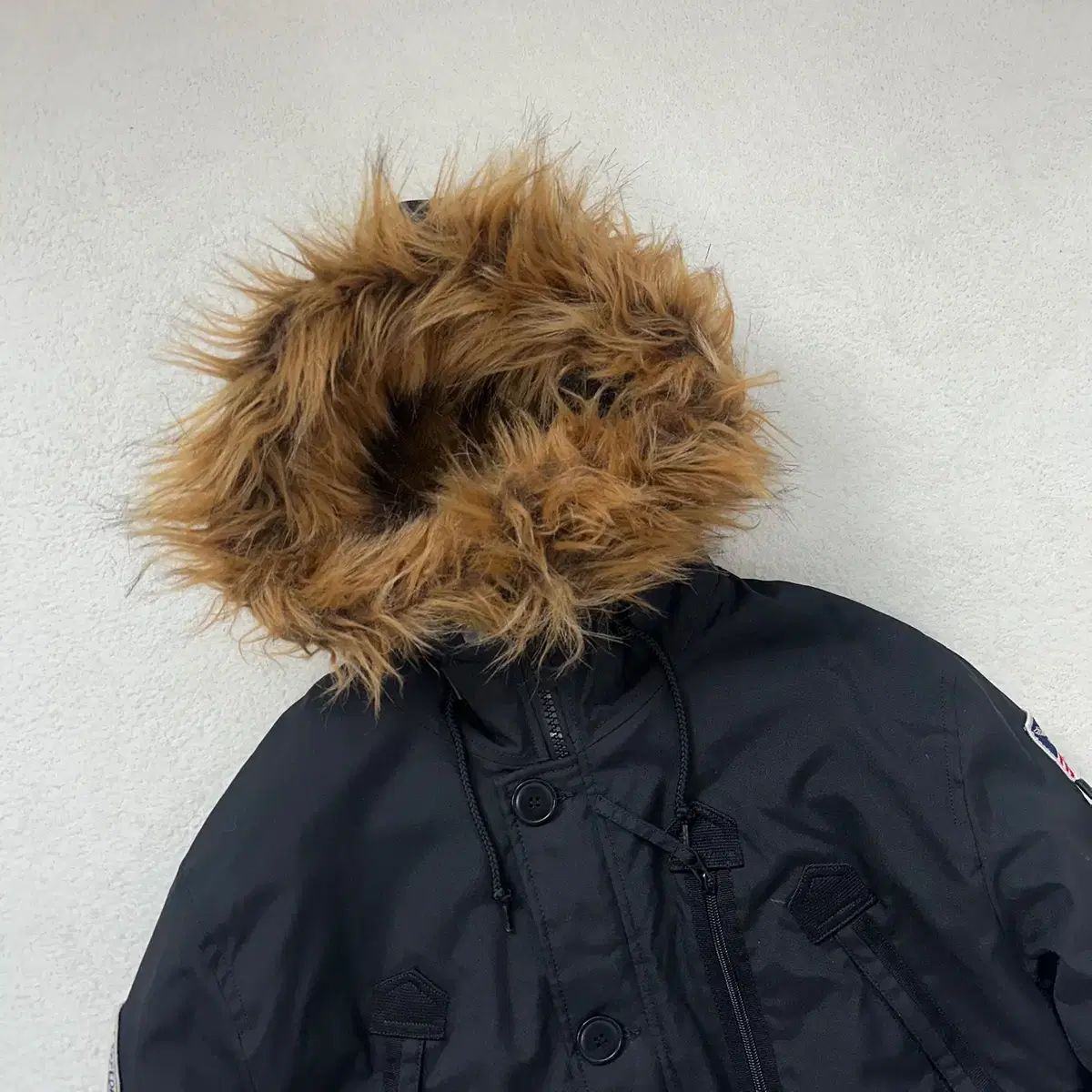 インダストリーズ