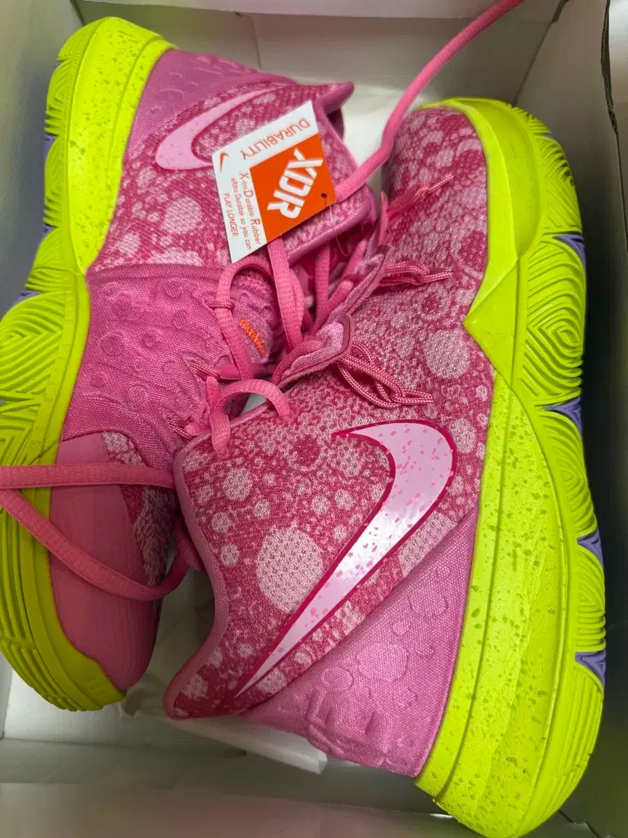 ナイキ カイリー 5 X パトリック ピンク