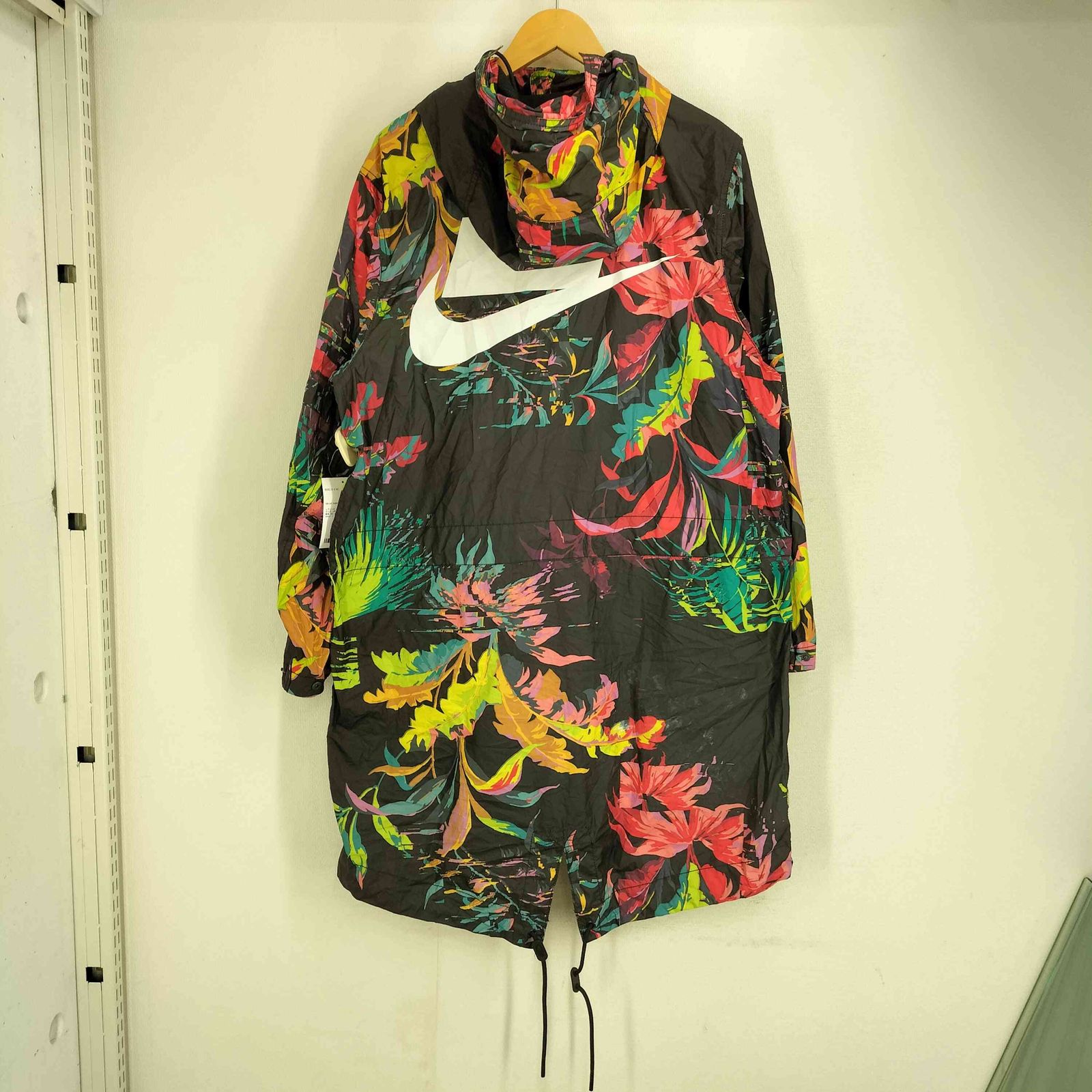 NIKE(ナイキ) NSW AOP PARKA レディース JPN：M 【中古】【ブランド古着バズストア】 ナイキ NIKE NSW AOP PARKA レディース JPN：M - メルカリ