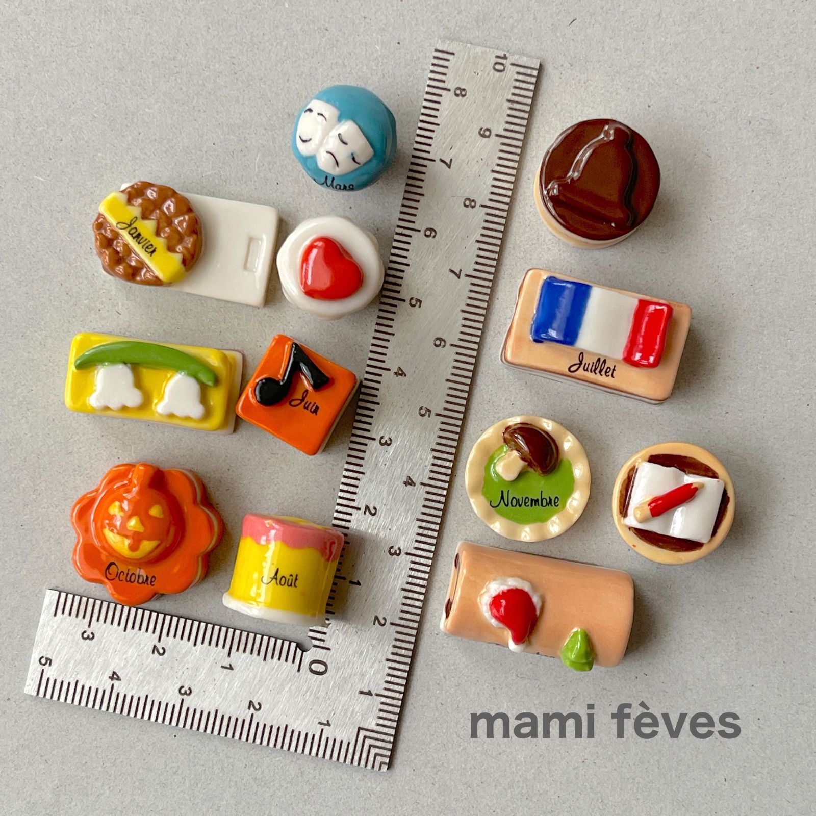 フェーヴ 1年のケーキ 12個 フランス フェーブ ミニチュア陶器