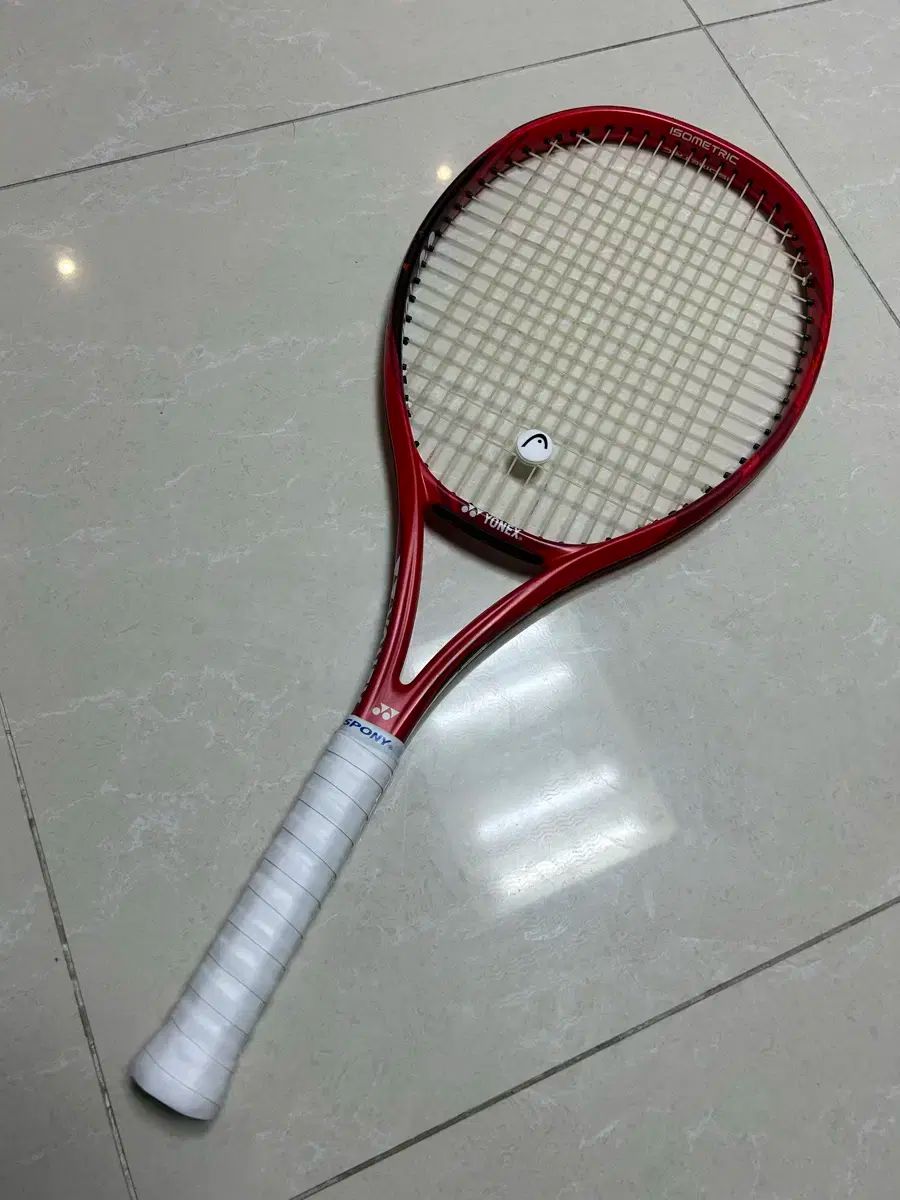 YONEX