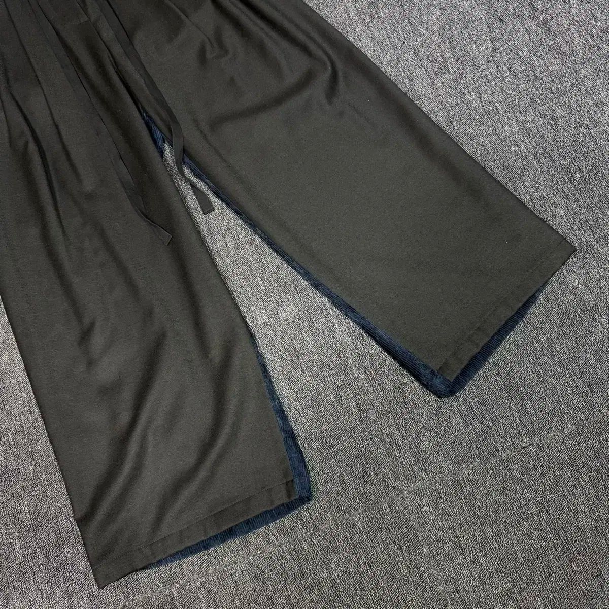 スラックス ツートン