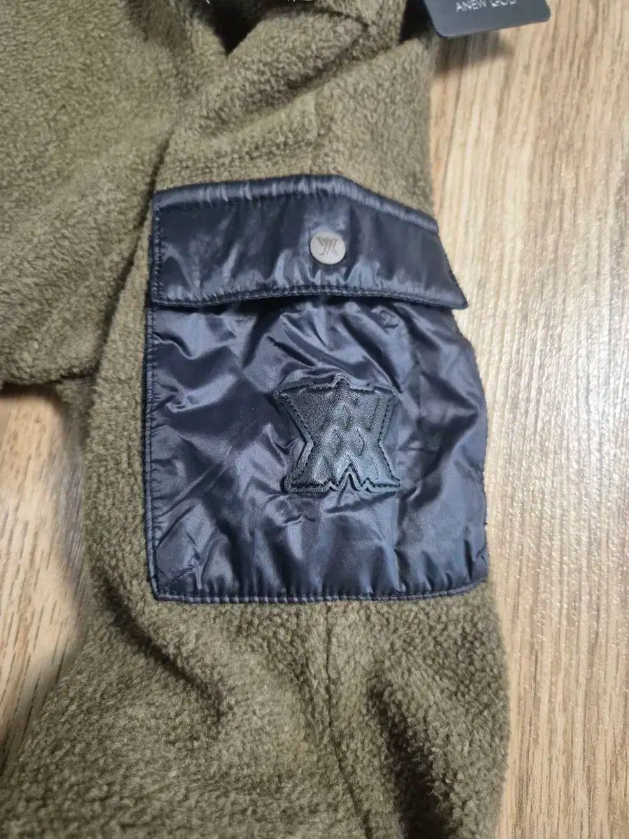 フード付きニット