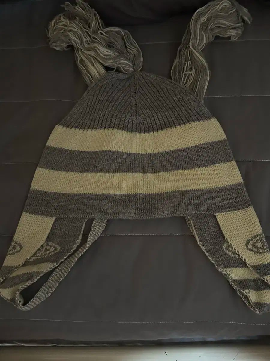 Vivienne Westwood ヴィヴィアン ウエストウッド イヤーフラップ アイボリー ベージュ