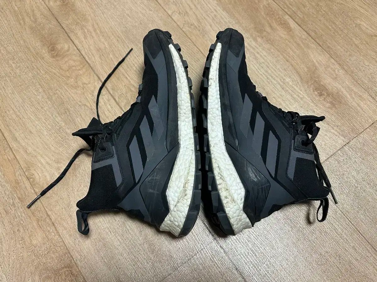 アディダス テレックス フリーハイカー 2.0 ゴアテックス ブラック グレー シックス 265 OLIVEOS_COM_TR