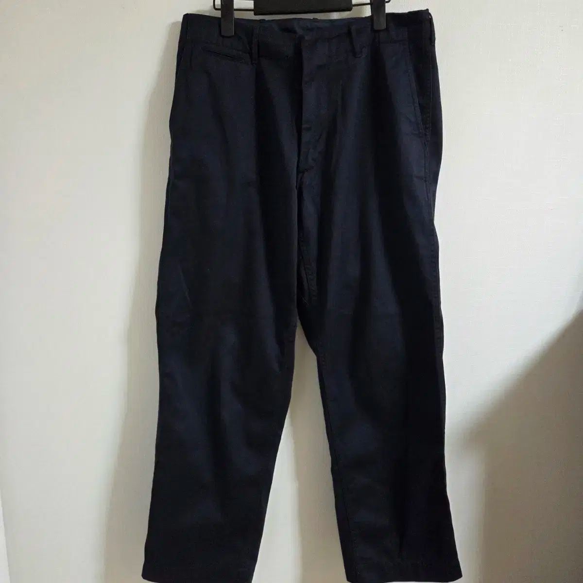 32 ナナミカ ネイビー チノパンツ