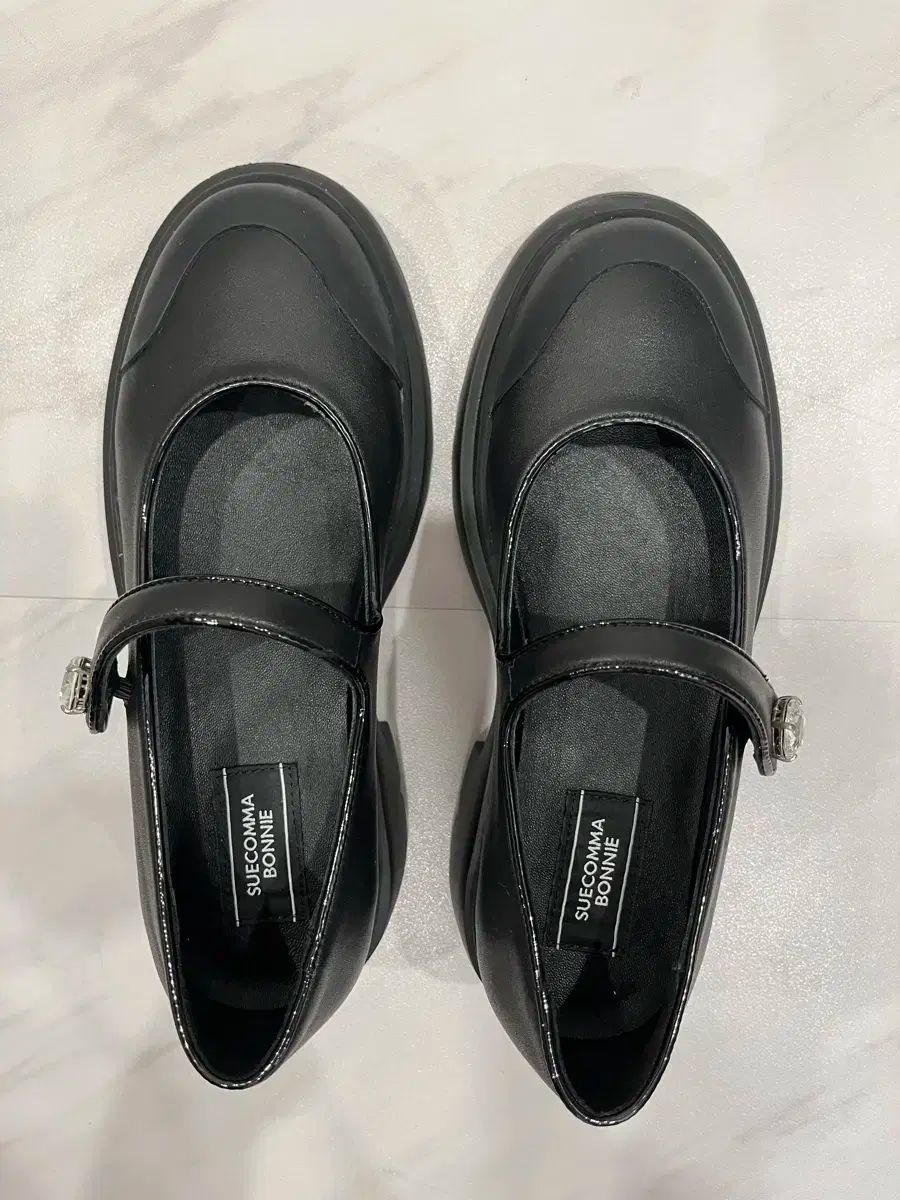 シューコンマボニー キュービック メリージェーン スニーカー 230