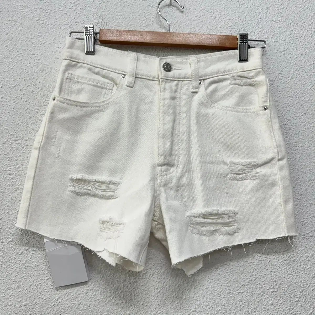 26 アルマーニ レディース ホワイトデニム ウォッシュ パンツ ハーフパンツ N5580