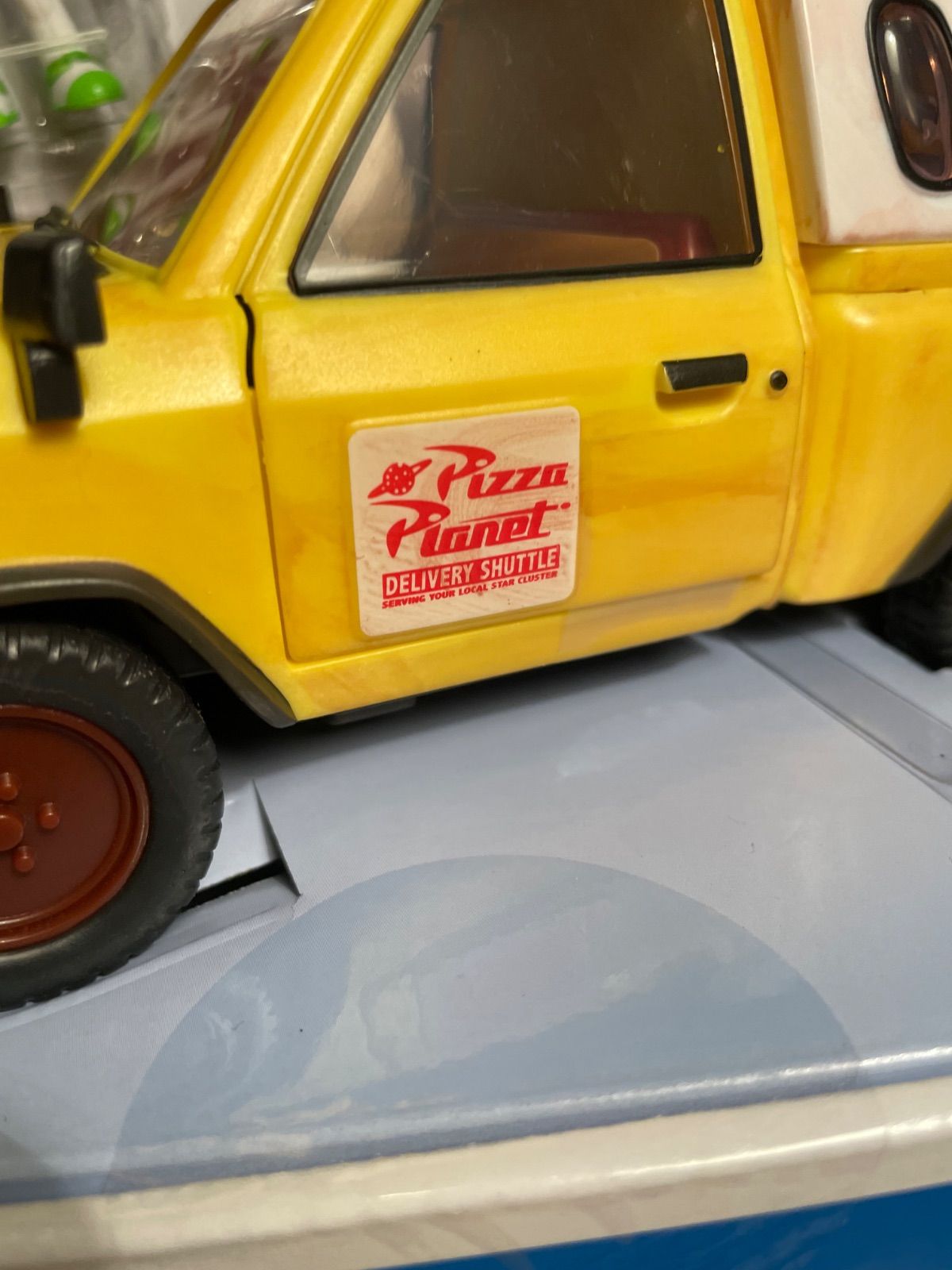 フィギュア付き ライトアップ＆サウンド