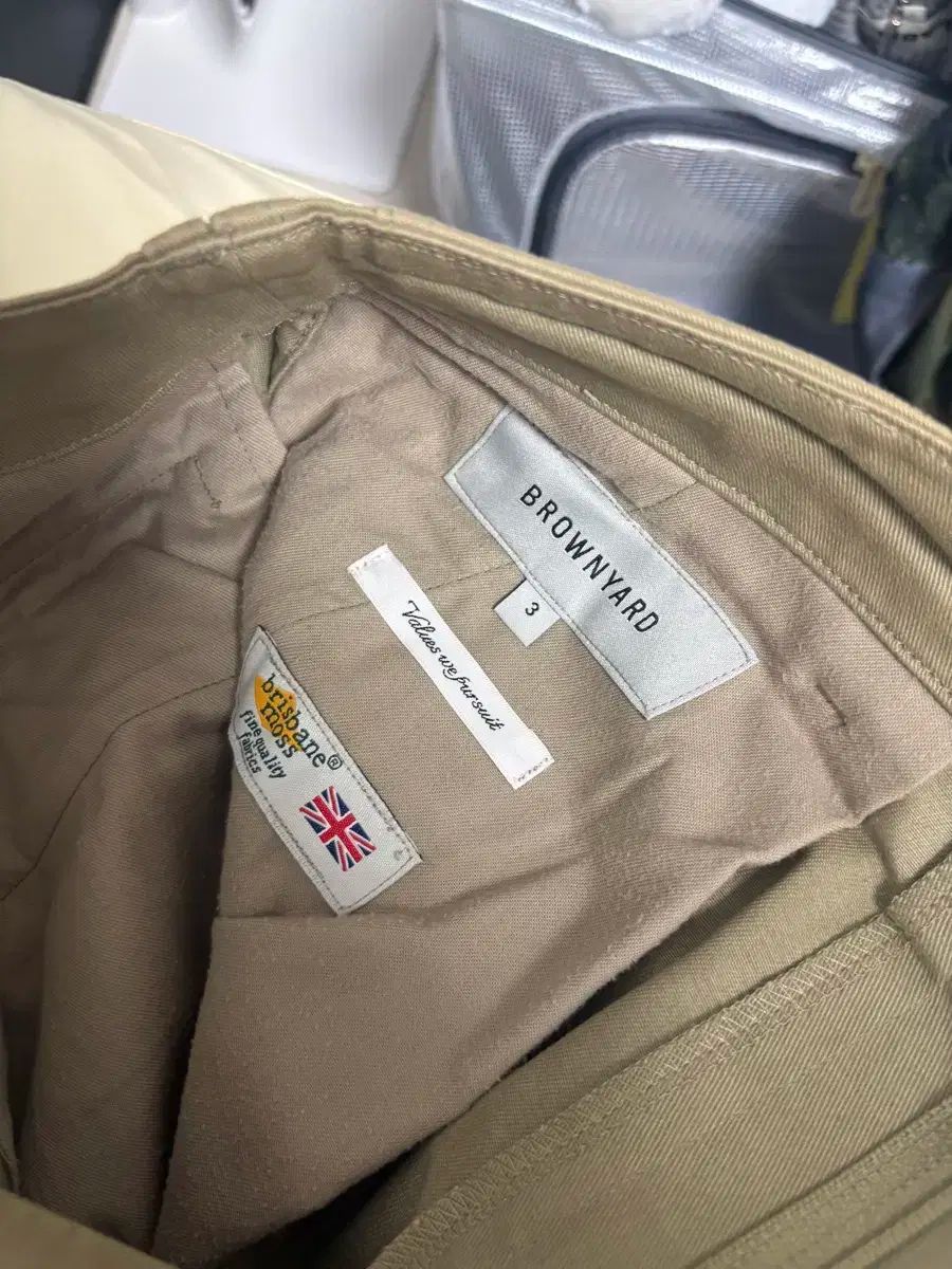 ブラウンヤード エッセンシャルズ チノ カーキ 3