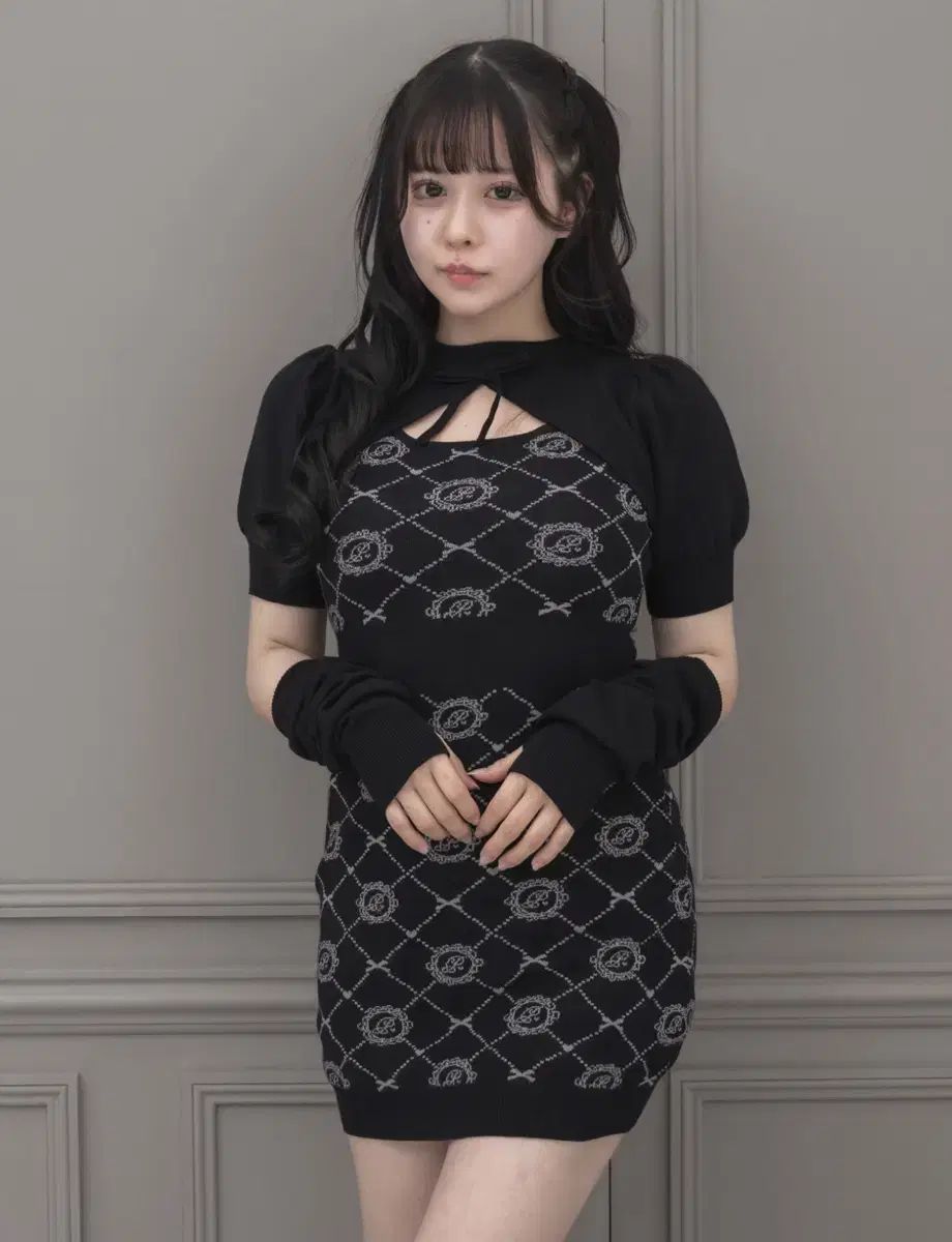 Pium モノグラム ONE PIECE ブラック