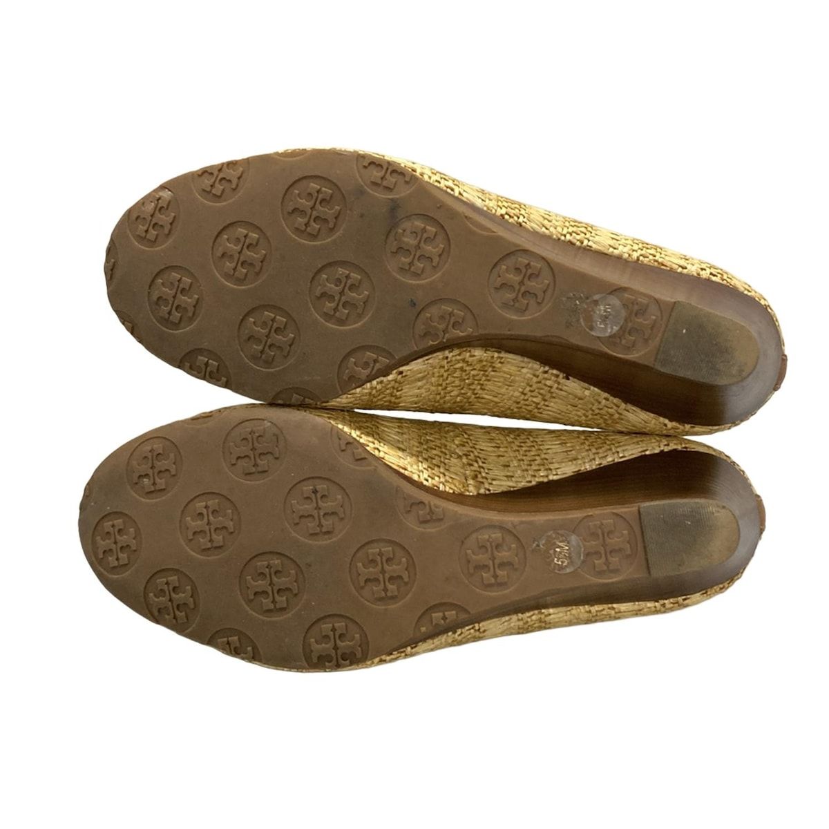 - ダークブラウン×ベージュ