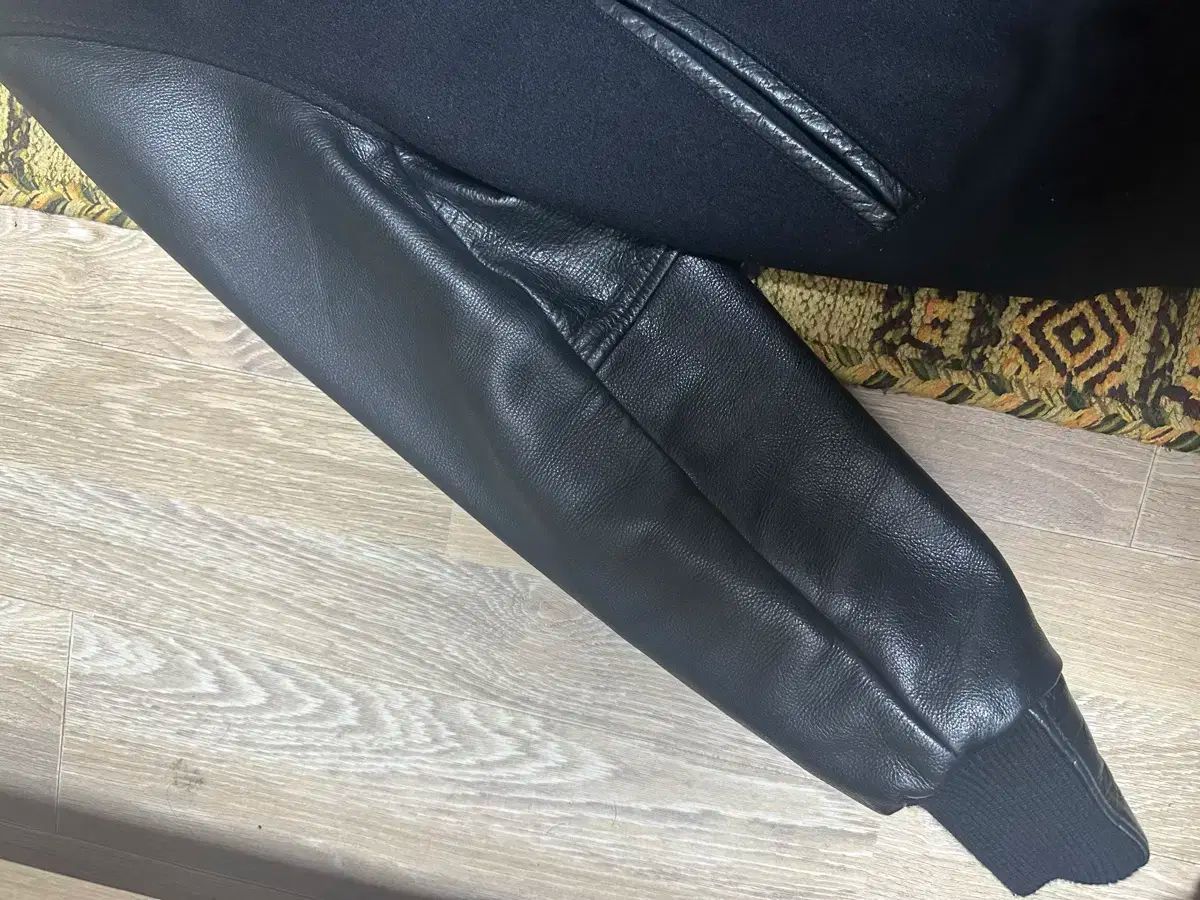 ブラック スタジャン