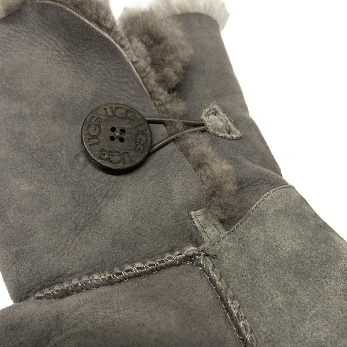 グレー ムートン