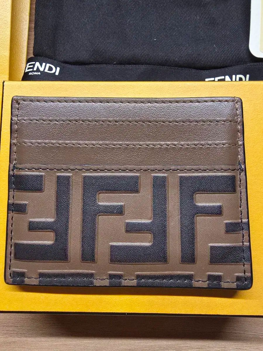 FENDI フェンディ カードウォレット フルセット ほぼ