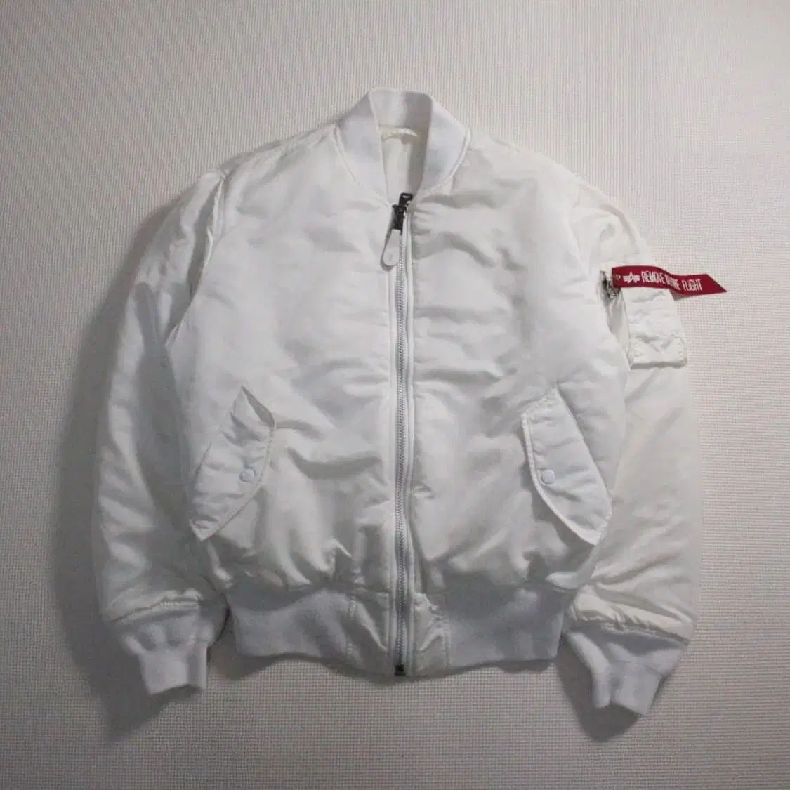 アルファ インダストリーズ MA-1 クラシック 白 ジャケット