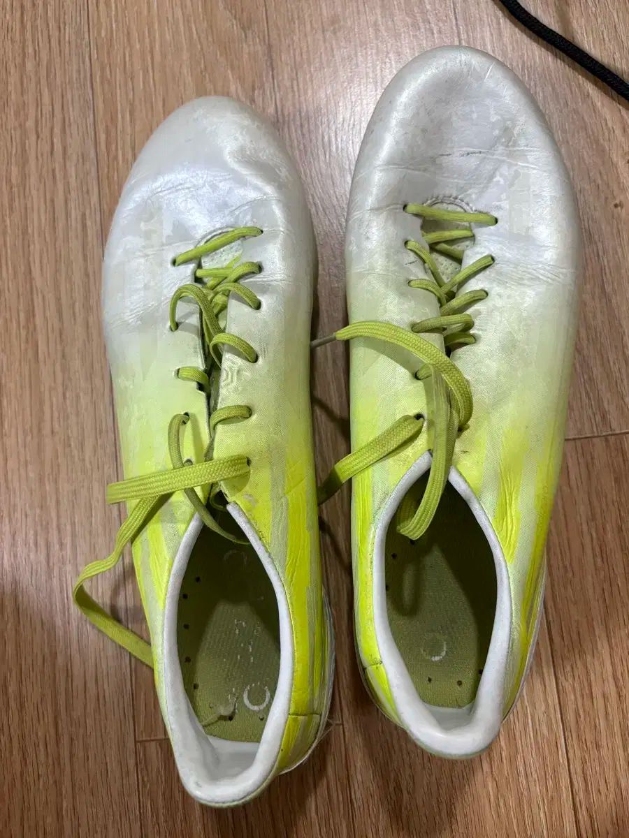 アディゼロ 헌트パック FG 255