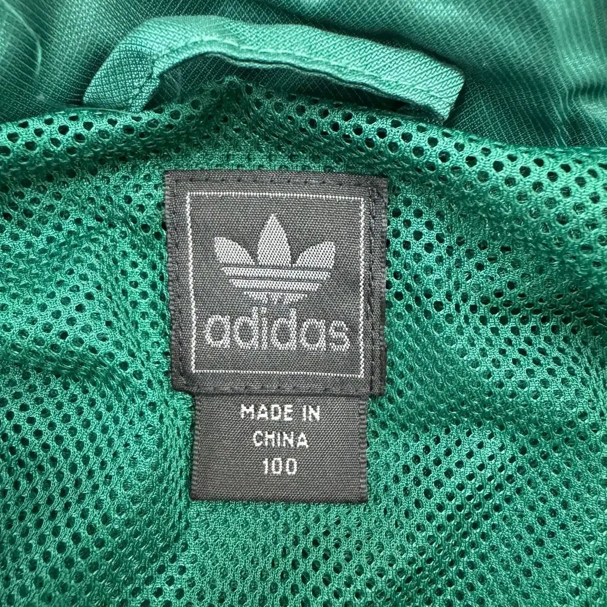 ウィンドブレーカー