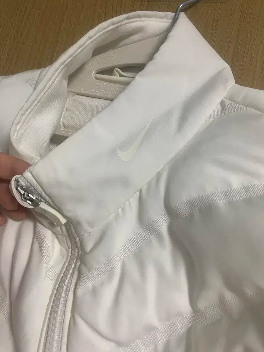 ナイキ エアロロフト レディース ダウン M