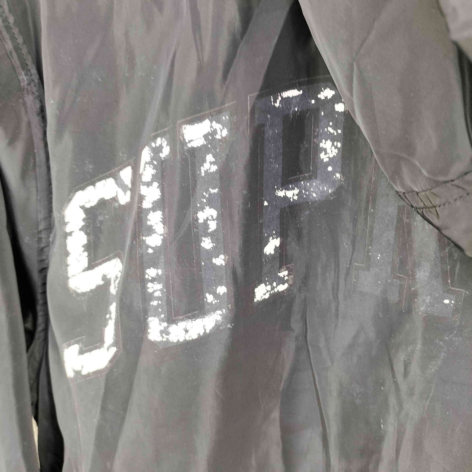 ハーフジップ ウインドブレーカー