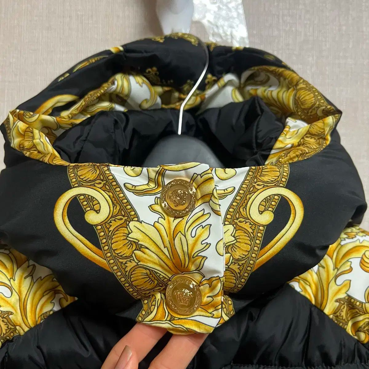 ヴェルサーチェ クロップド