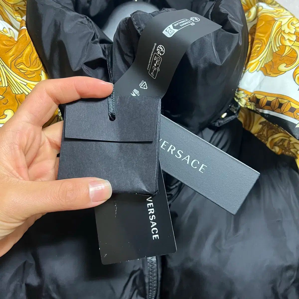 ヴェルサーチェ クロップド