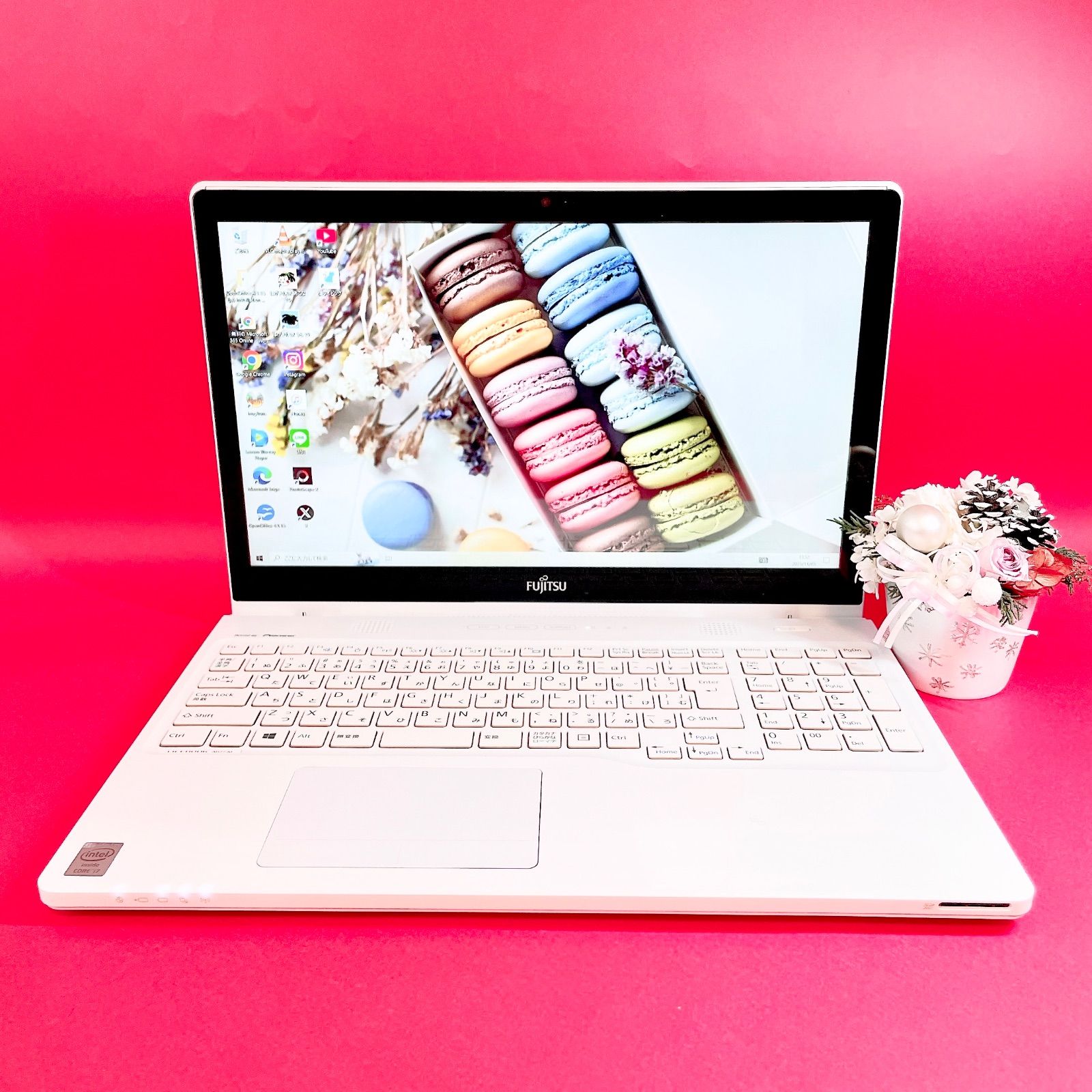 タッチパネル Corei7搭載 ️薄型ノートパソコン 大容量1TB ️安心の富士通AH PC フルHD ブルーレイ対応 Windows テンキー カメラ付き おしゃれ白