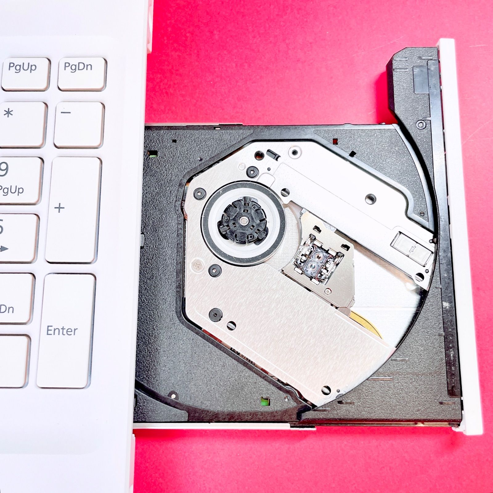  タッチパネル Corei 7搭載 ️薄型ノートパソコン 大容量1 TB ️安心の富士通AH PC フルHD ブルーレイ対応 Windows テンキー カメラ付き おしゃれ白 Windowsノート本体 ノートPC