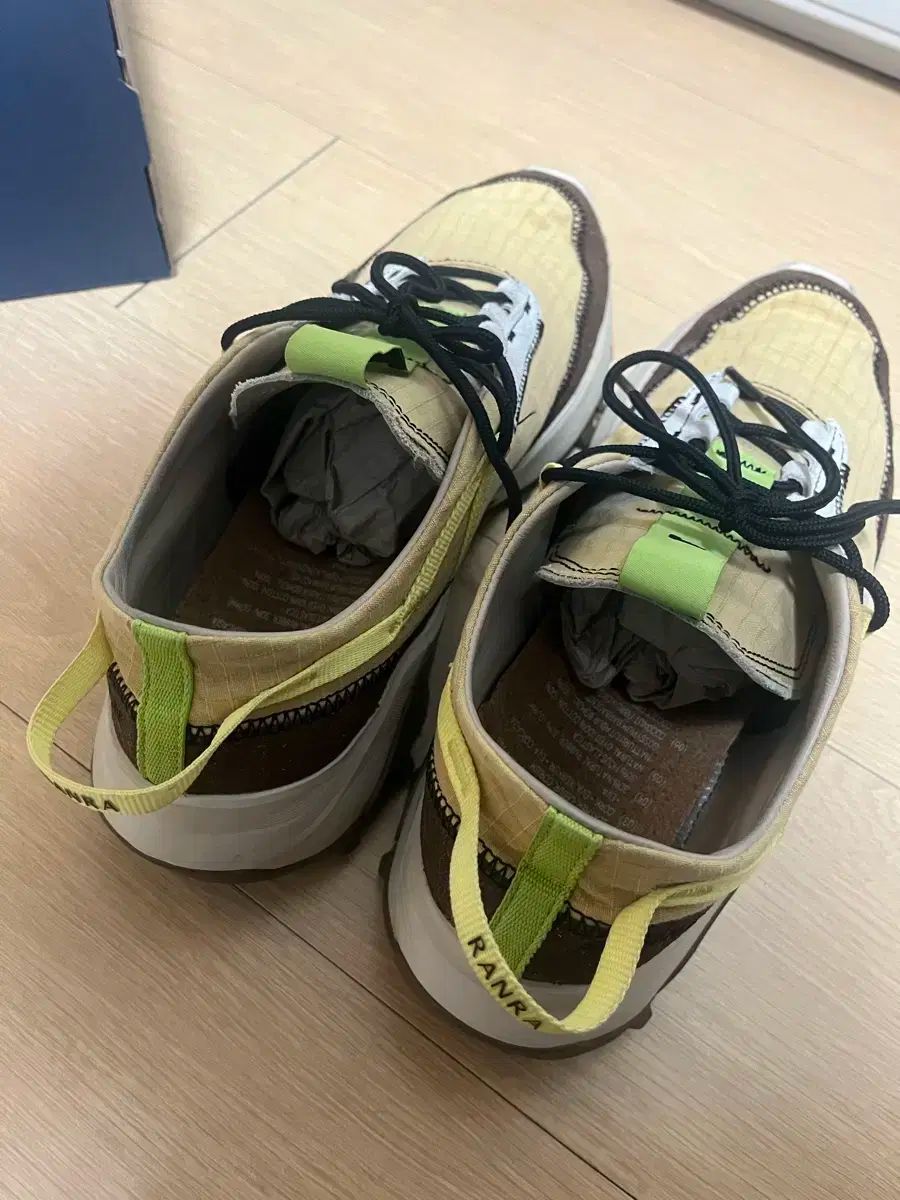 270 サロモン ラんクロス プロ ベター キャセイ ベージュ