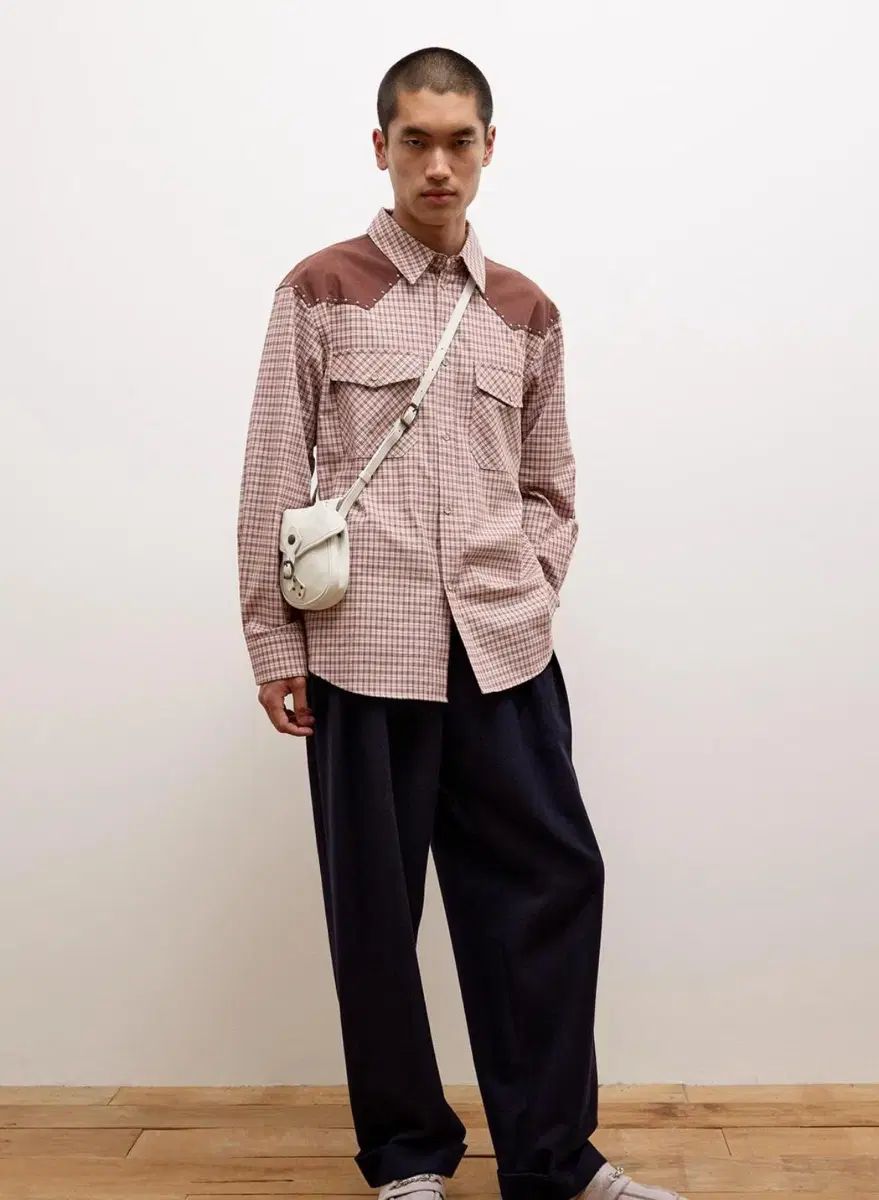 アフタープレイ ウェスタン ベルト付き バッグ アイボリー