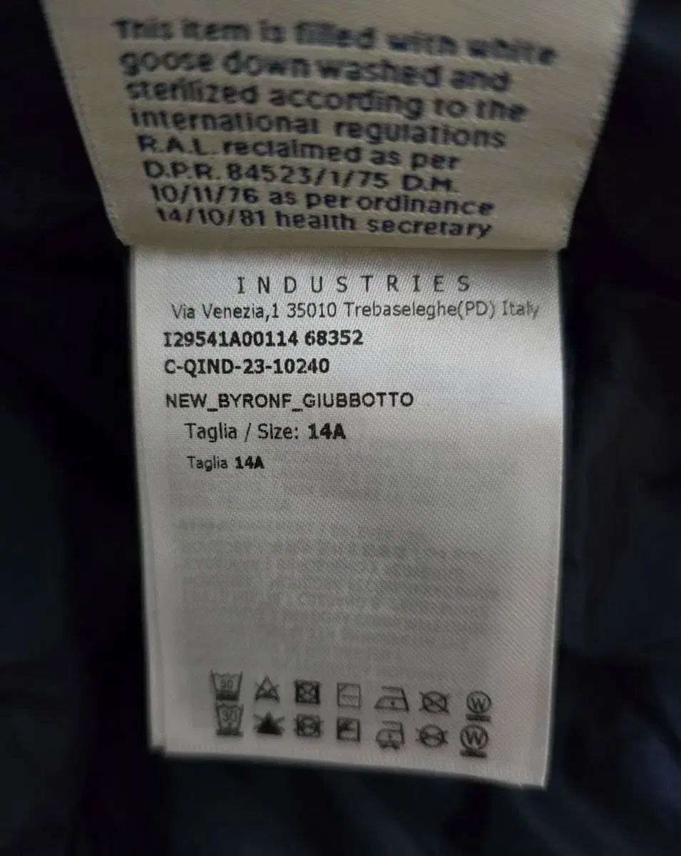 百貨店 モンクレール