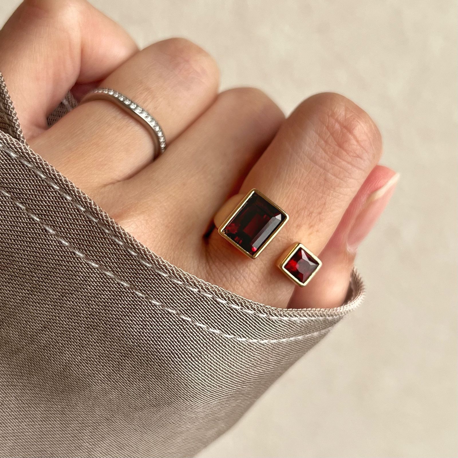 JORIE ガーネットの真紅フォークリング