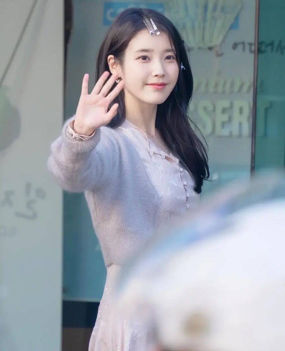 GLOWNY alessia アレシア ストア ドレス LOW CLASSIC カーディガン IU 着用