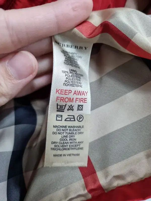 キッズ6Y / バーバリー 正規品 チェック裏地 フード ジャケット 定価約