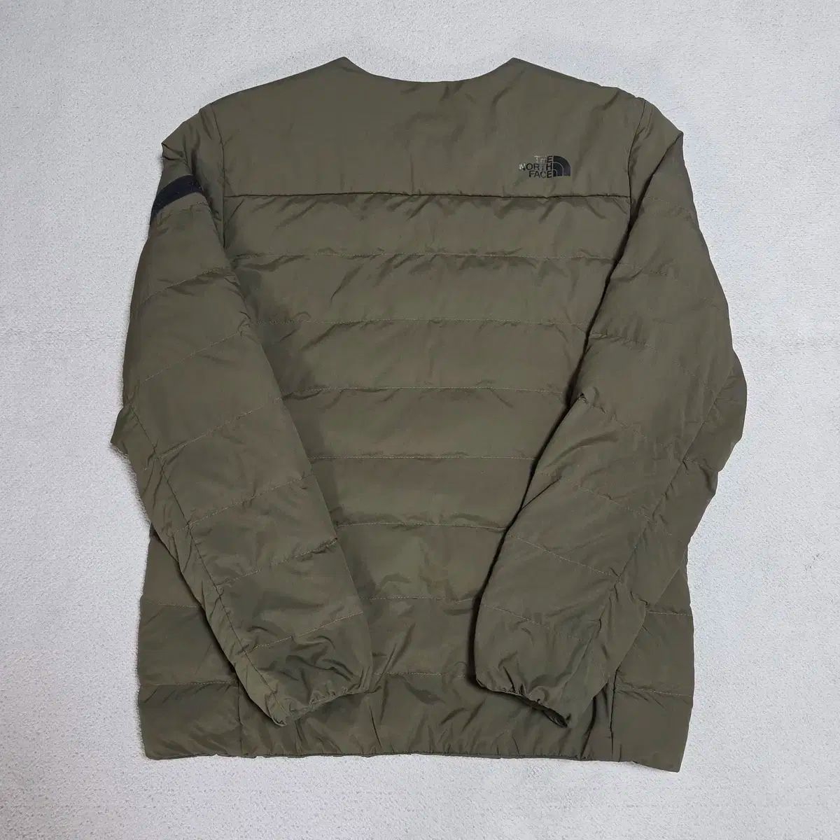 軽量アウター ジップアップ