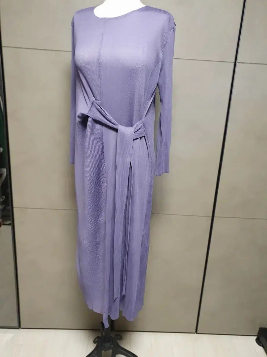 プリーツ ロング ONE PIECE ラベンダー色 ウエスト紐