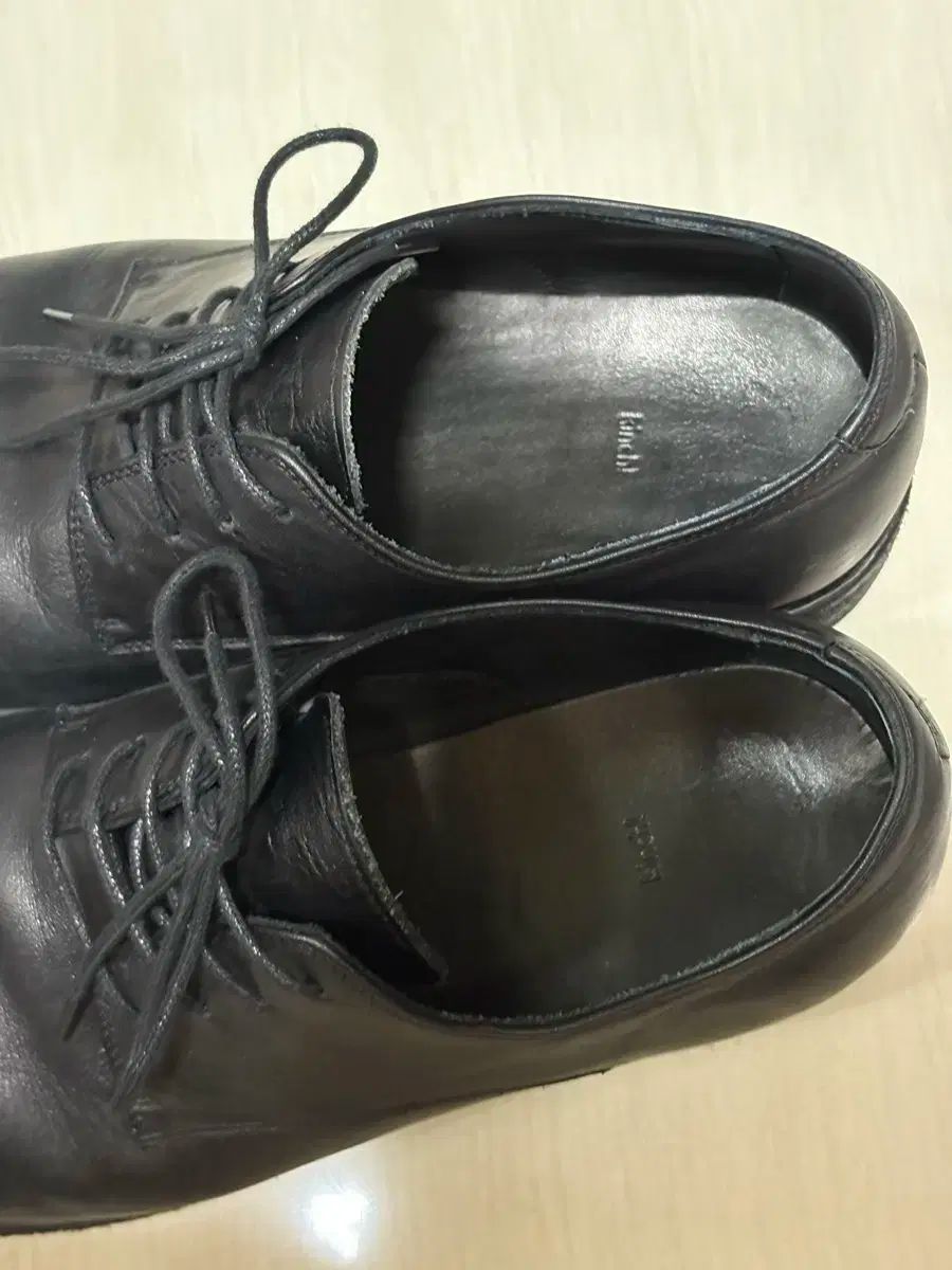 キーンチ ダービーシューズ 808 260 ストライプ ジョガーパンツ